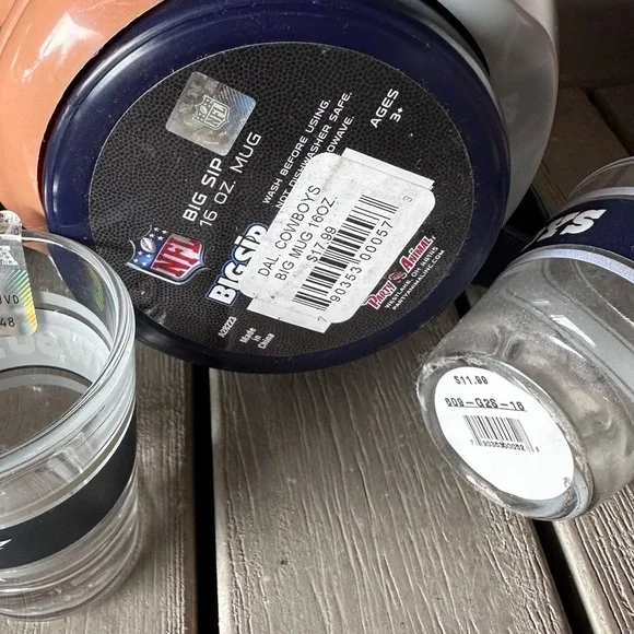 Dallas Cowboys NFL bundle, Two Mugs & 4 shot glasses Tailgate Fathers Day NEW